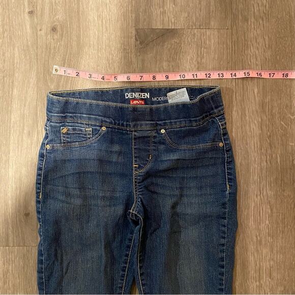 Denizen Levi’s Modern Pull-on Crop Jeans 2 - Picture 4 of 5